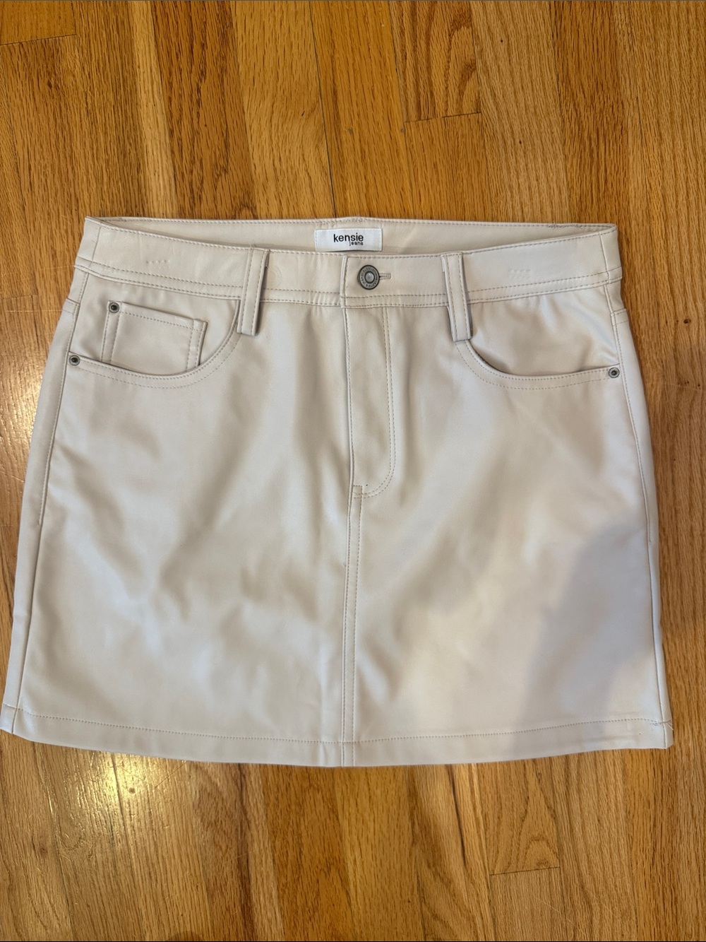 Kensie Cream Faux Leather Mini Skirt